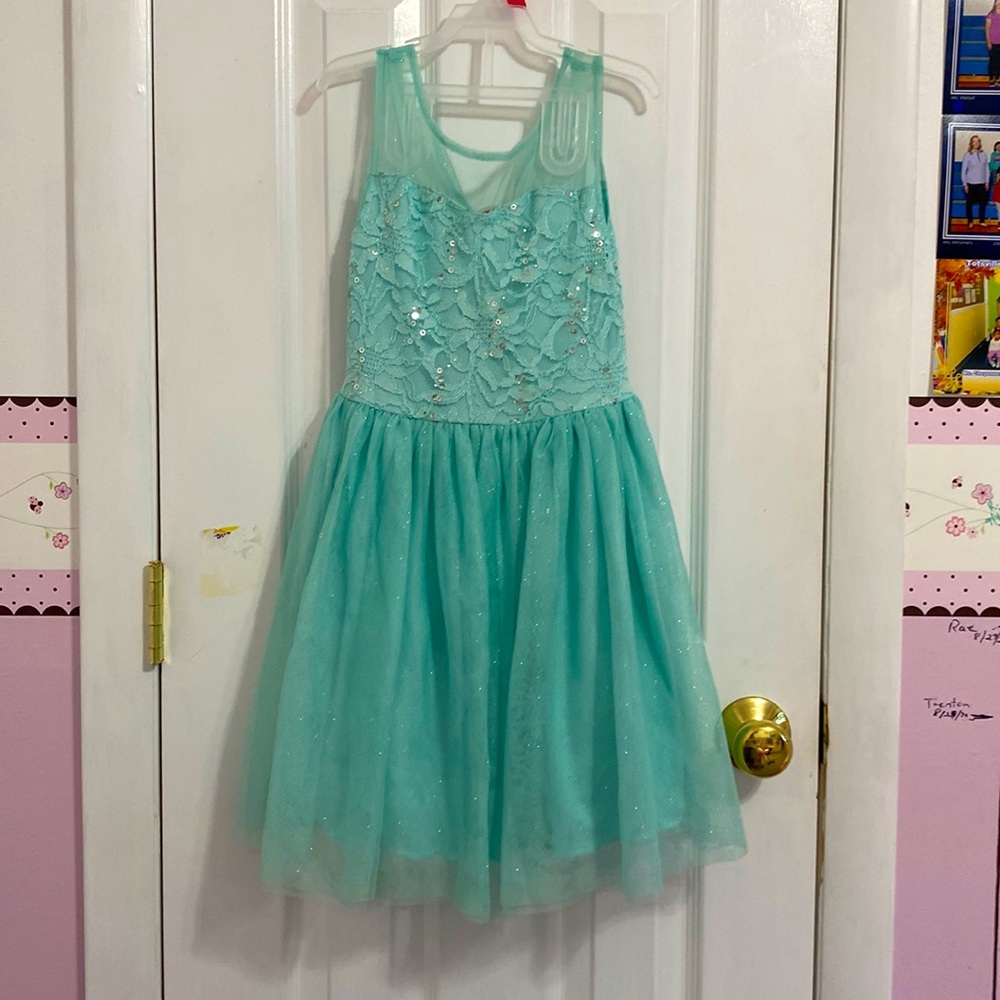Beautiful, lacy, mint green dress, size 7 worn once